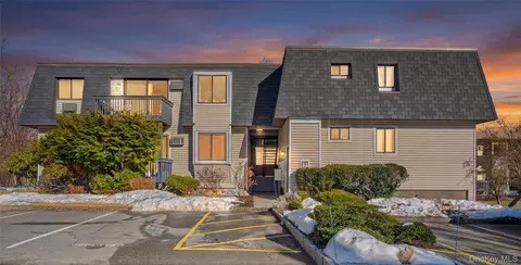 303 Drew Ln, Carmel, NY 10512