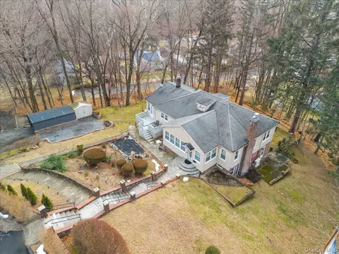 9 Crescent Hill Dr, Cortlandt, NY 10567