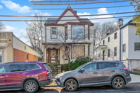 102 Wright St, Staten Island, NY 10304