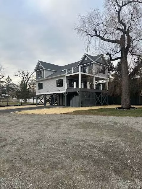 74 Beach Rd, Stony Point, NY 10980