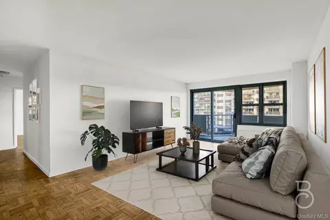 18-05 215th St #4F, New York, NY 11360