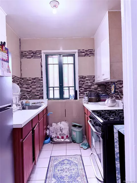 2053 Mcgraw Ave #4E, New York, NY 10462