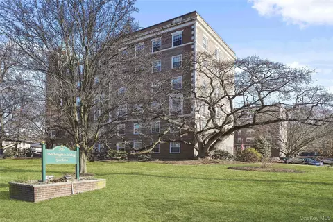 300 S Broadway #6H, Greenburgh, NY 10591