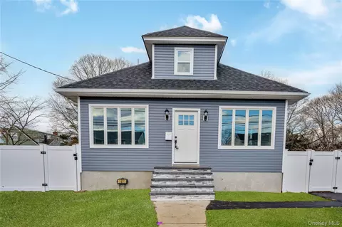 1811 Bedford Ave, Merrick, NY 11566
