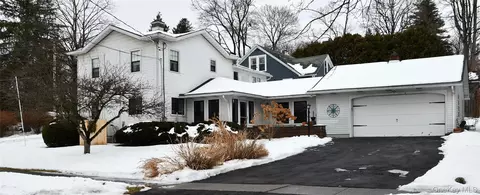 24 Dutchess Ave, North East, NY 12546