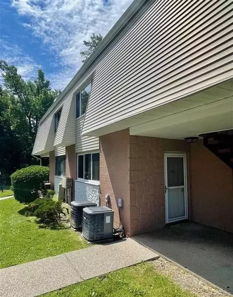 1201 Mcintosh Pl #12A, Newburgh, NY 12550