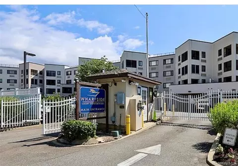 725 Miller Ave #117, Freeport, NY 11520