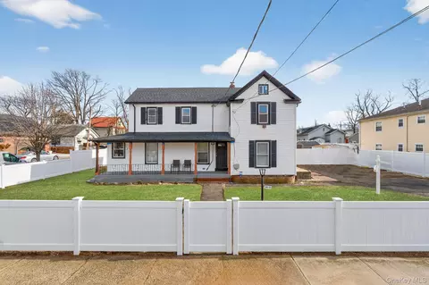 136-03 220th St, Laurelton, NY 11413