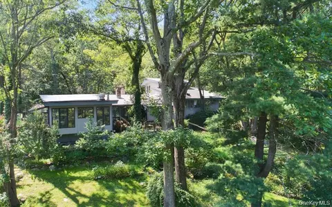 35 Saxon Woods Rd, Scarsdale, NY 10583