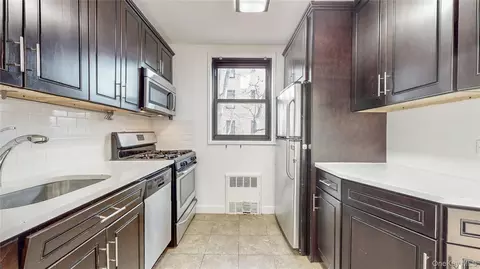 139 15 83rd Ave #503, Briarwood, NY 11435