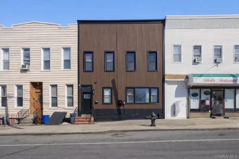 6089 54th St, New York, NY 11378