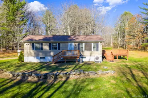 38 Rose Rd, Woodbourne, NY 12788