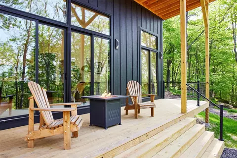 84 Skyline Dr, Neversink, NY 12765