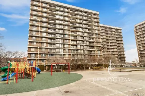 152-18 Union Tpke #204K, New York, NY 11367