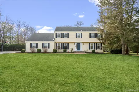 172 Burtis Ln, Syosset, NY 11791