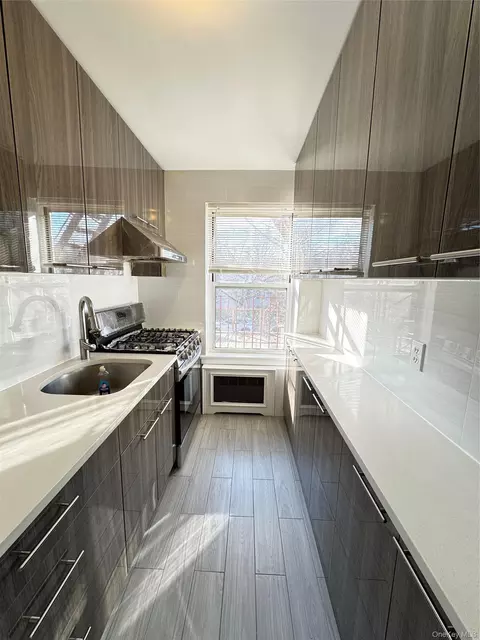 68-09 138th St #2B, Flushing, NY 11367