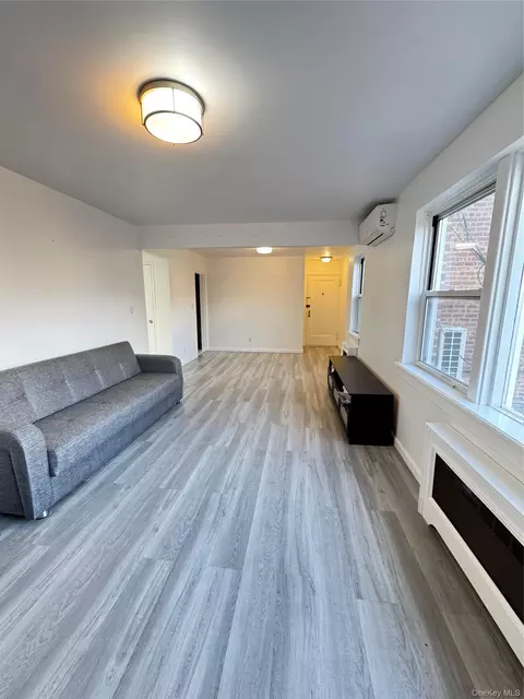 Living - 68-09 138th St #2B, Flushing, NY 11367 photo 1 of 1