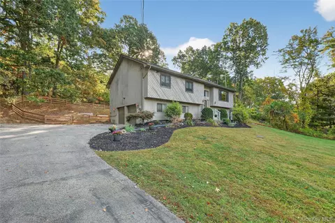 51 Dogwood Trl, La Grange, NY 12540