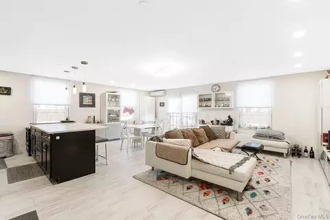 4300 Atlantic Ave #4, Brooklyn, NY 11224