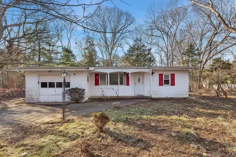 37 Cedar Dr, East Hampton, NY 11937