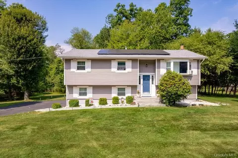 1 N Amundsen Ln, Ramapo, NY 10901