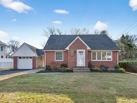 180 W Washington Ave, Orangetown, NY 10965