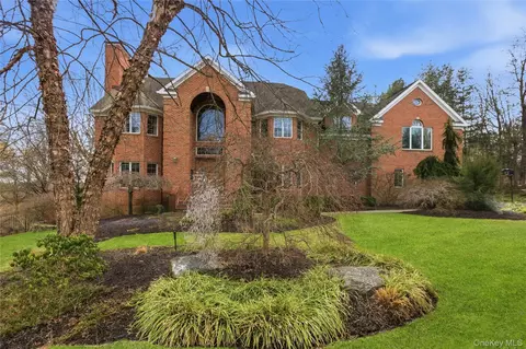 199 Hirst Rd, Briarcliff Manor, NY 10510
