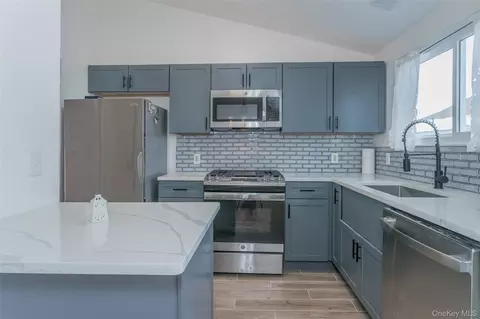 2113 Whispering Hls, Chester, NY 10918
