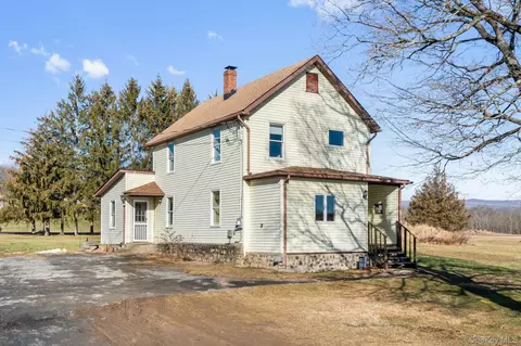 345 Old Hardenbergh Rd, Shawangunk, NY 12566