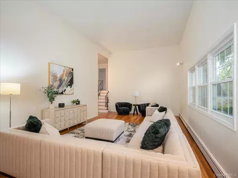 Living - 3 Spring Rock Pl, Ramapo, NY 10977 photo 2 of 5
