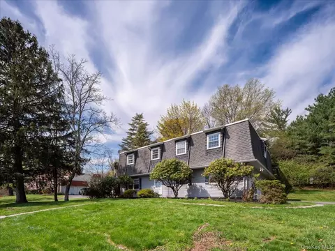 Exterior - 3 Spring Rock Pl, Ramapo, NY 10977 photo 2 of 7