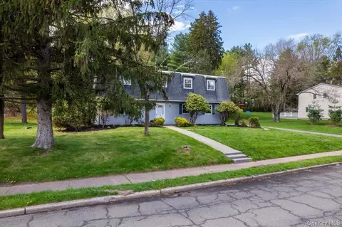 Exterior - 3 Spring Rock Pl, Ramapo, NY 10977 photo 5 of 7