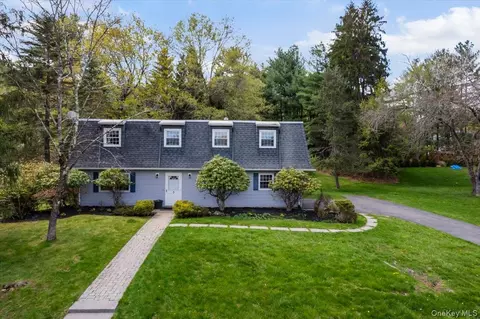 Exterior - 3 Spring Rock Pl, Ramapo, NY 10977 photo 3 of 7