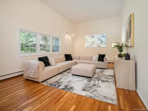 Living - 3 Spring Rock Pl, Ramapo, NY 10977 photo 3 of 5