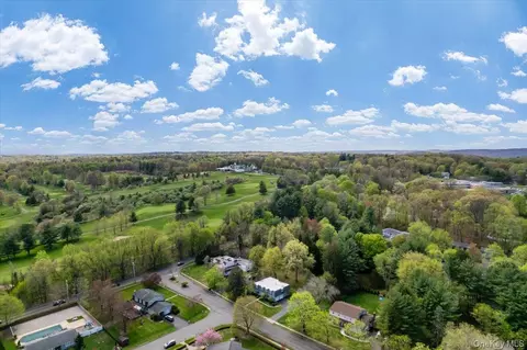 View/Area - 3 Spring Rock Pl, Ramapo, NY 10977 photo 2 of 3