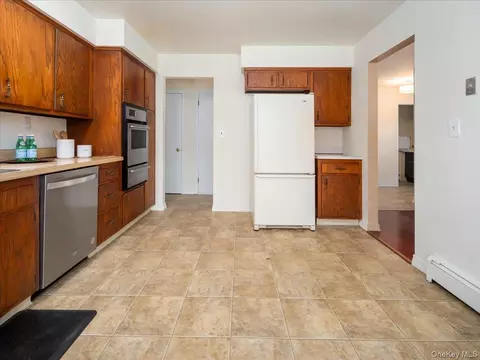 Kitchen - 3 Spring Rock Pl, Ramapo, NY 10977 photo 1 of 2