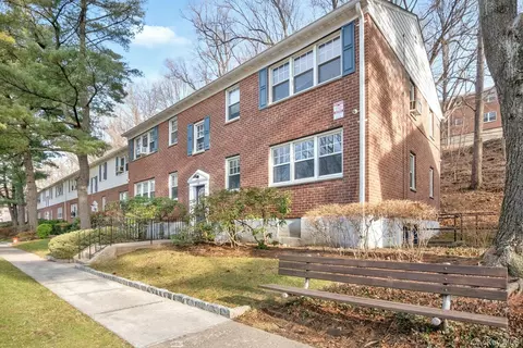 62 Underhill Ave #2B, Harrison, NY 10604