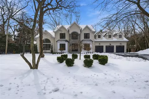 115 Weeks Dr, Dix Hills, NY 11746