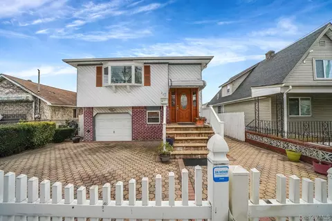 260 Yale St, Hempstead, NY 11550