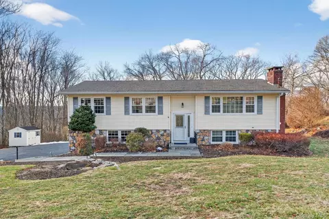 34 Lindy Dr, Carmel, NY 10512