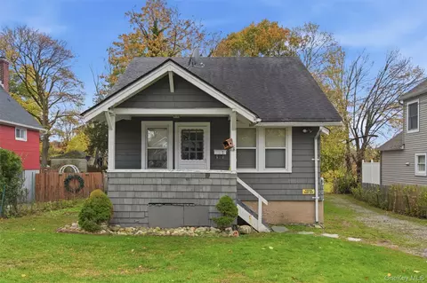 7 Cheshire St, Huntington Station, NY 11746