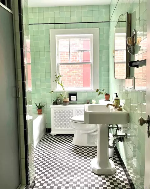 Bath - 131 Spring St, Ossining, NY 10562 photo 1 of 5