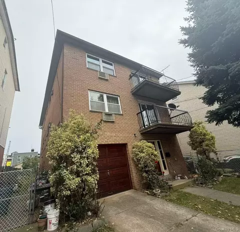 1529 125th St, College Point, NY 11356