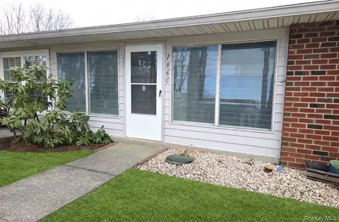 186 Ventry Ct # C, Ridge, NY 11961