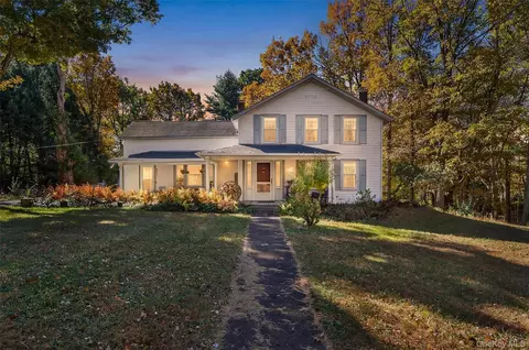 41 Whitlock Rd, Mount Hope, NY 10963