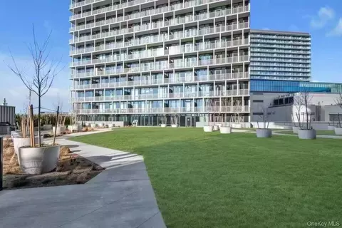 131-02 B 40th Rd #4U, New York, NY 11354