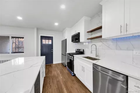2814 Bruner Ave, New York, NY 10469
