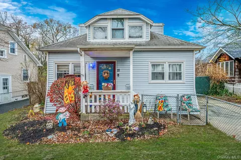 21 S Summit Ave, Patchogue, NY 11772 photo 1