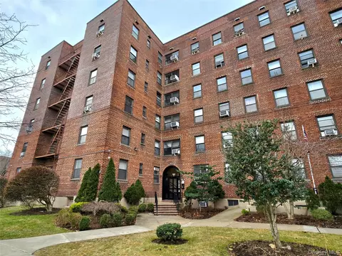 138-18 28th Rd #2F, New York, NY 11354