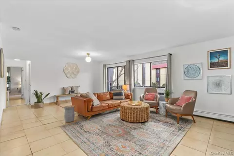 7 Granada Cres #6, Greenburgh, NY 10603